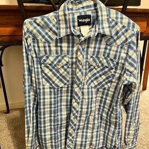 Wrangler button down sz xl Childrens fits like a small womens